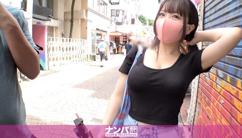 マジ軟派、初撮。 1694 巨乳を強調した洋服でSNS用の動画の撮影するあざと可愛い大学生を捕獲！自慢のオッパイを弄ばれ、あれよあれよとチ●ポコ挿入wwwいろんな体位で縦横無尽に揺れまくるHカップ神乳に注目！！
